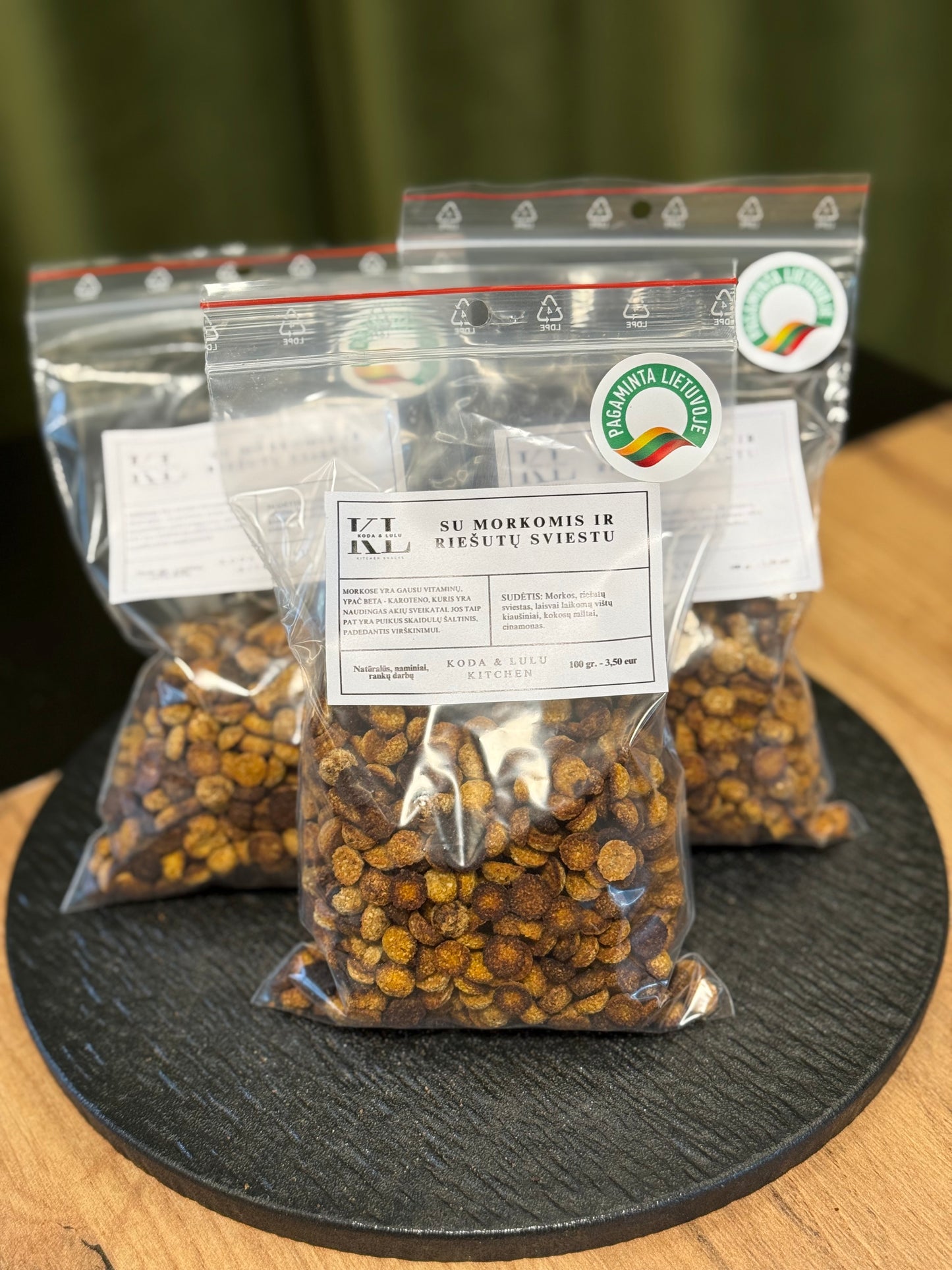 Su morkomis ir riešutų sviestu